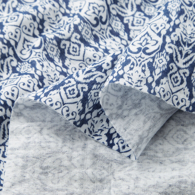 Mušelín / dvojitá mačkaná tkanina Tradiční vzor – bílá/indigová,  image number 3