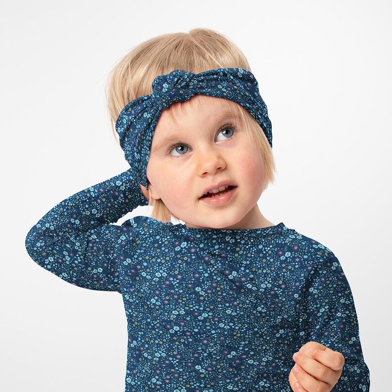 Bavlněn&yacute; žerzej Lesn&iacute; květinov&aacute; louka digit&aacute;ln&iacute; potisk &ndash; nočn&iacute; modr&aacute;,  image number 5