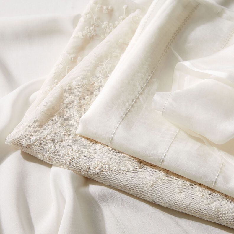 Voálová směs bavlny a hedvábí s flitry – bílá,  image number 6