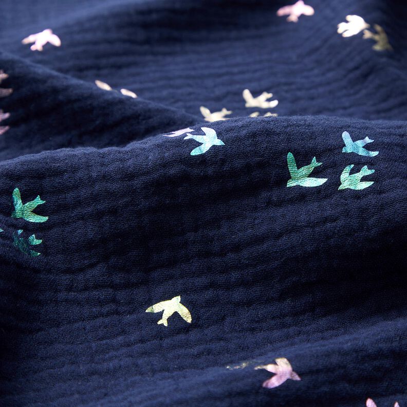 Mušelín / dvojitá mačkaná tkanina Vlaštovky Fóliový potisk | Poppy Fabrics – noční modrá/mix barev,  image number 5