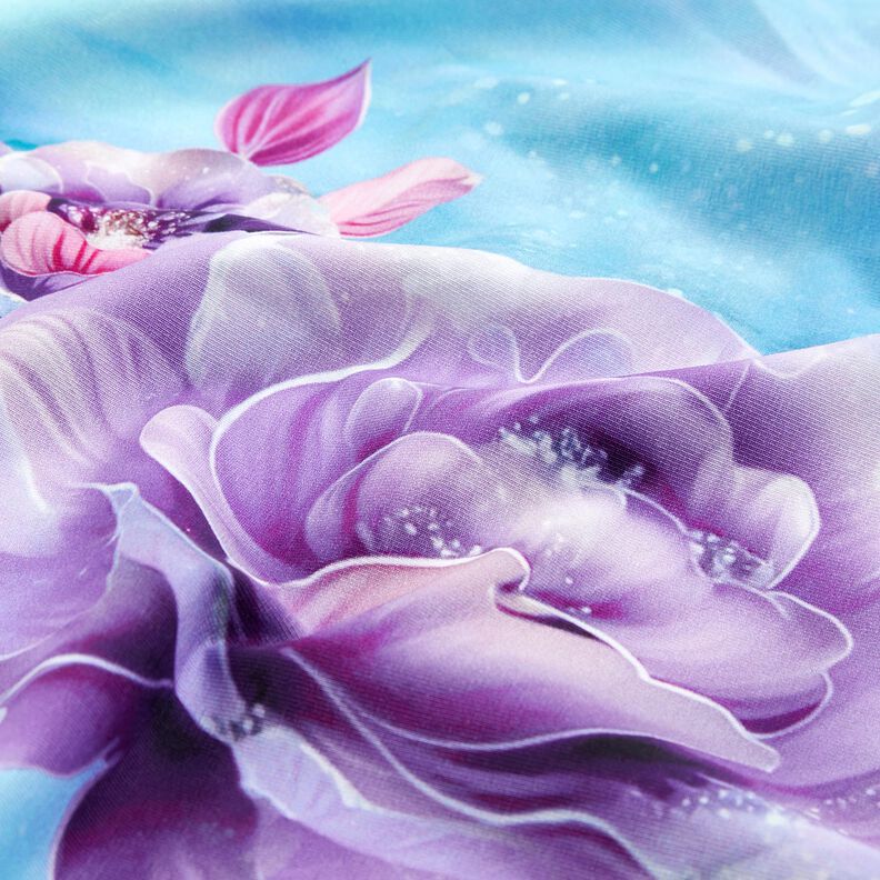 Bavlněný žerzej Letní květy | Glitzerpüppi  – nebeská modrá/levandulová,  image number 6